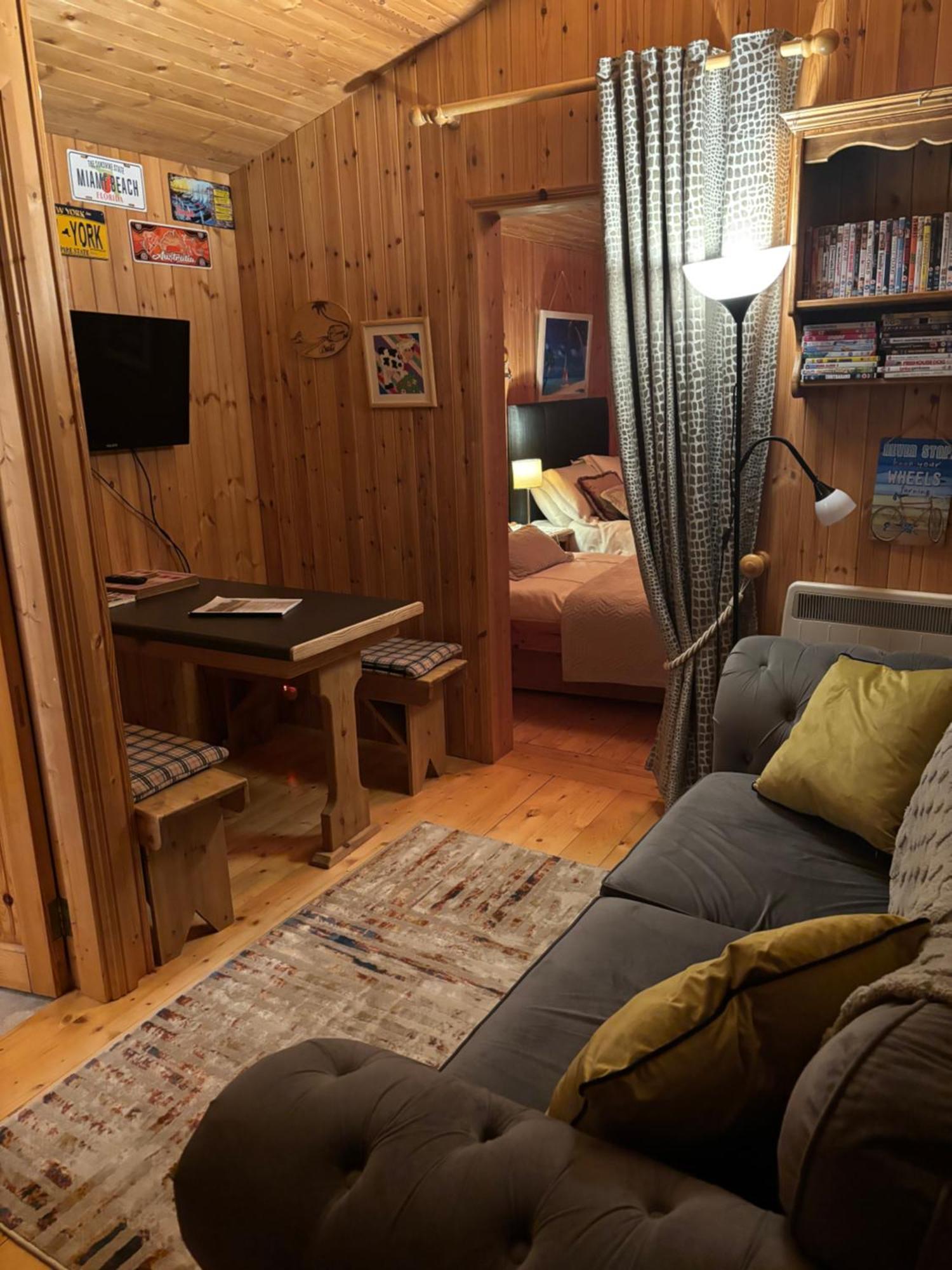 Cosy Countryside Log Cabin Kilkenny Ngoại thất bức ảnh